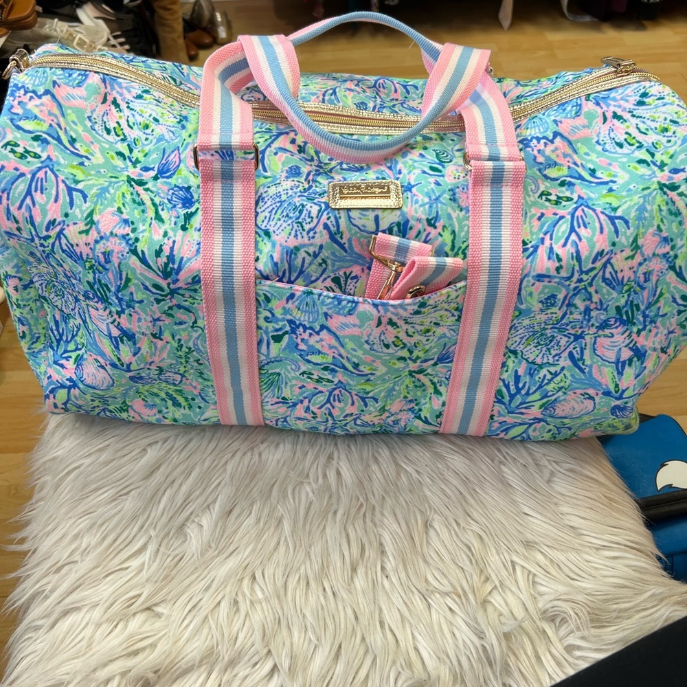 Lilly Pulitzer Vibrant Floral Travel Bag